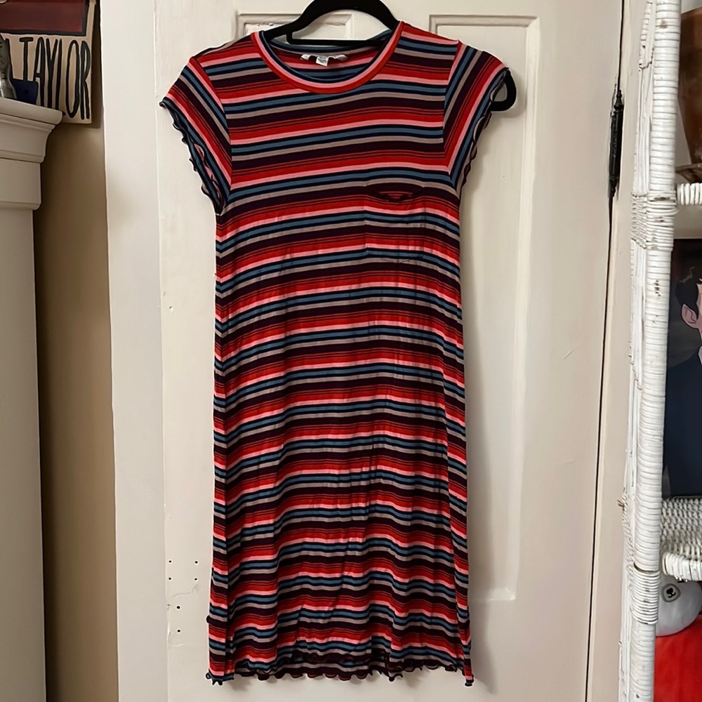 American Eagle Striped Dress — Extremely Comfortable and Stretchy material!